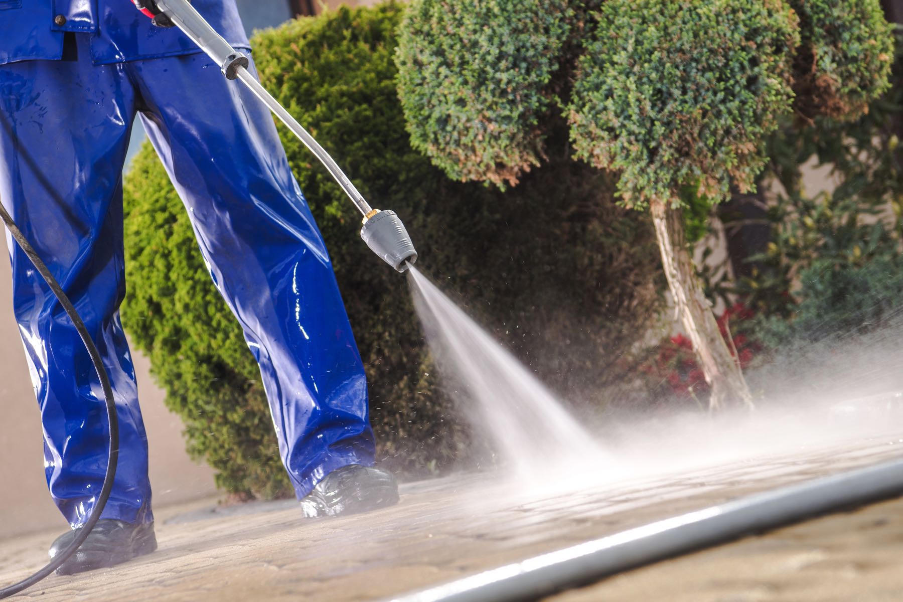 Choosing the Right Power Washing Company